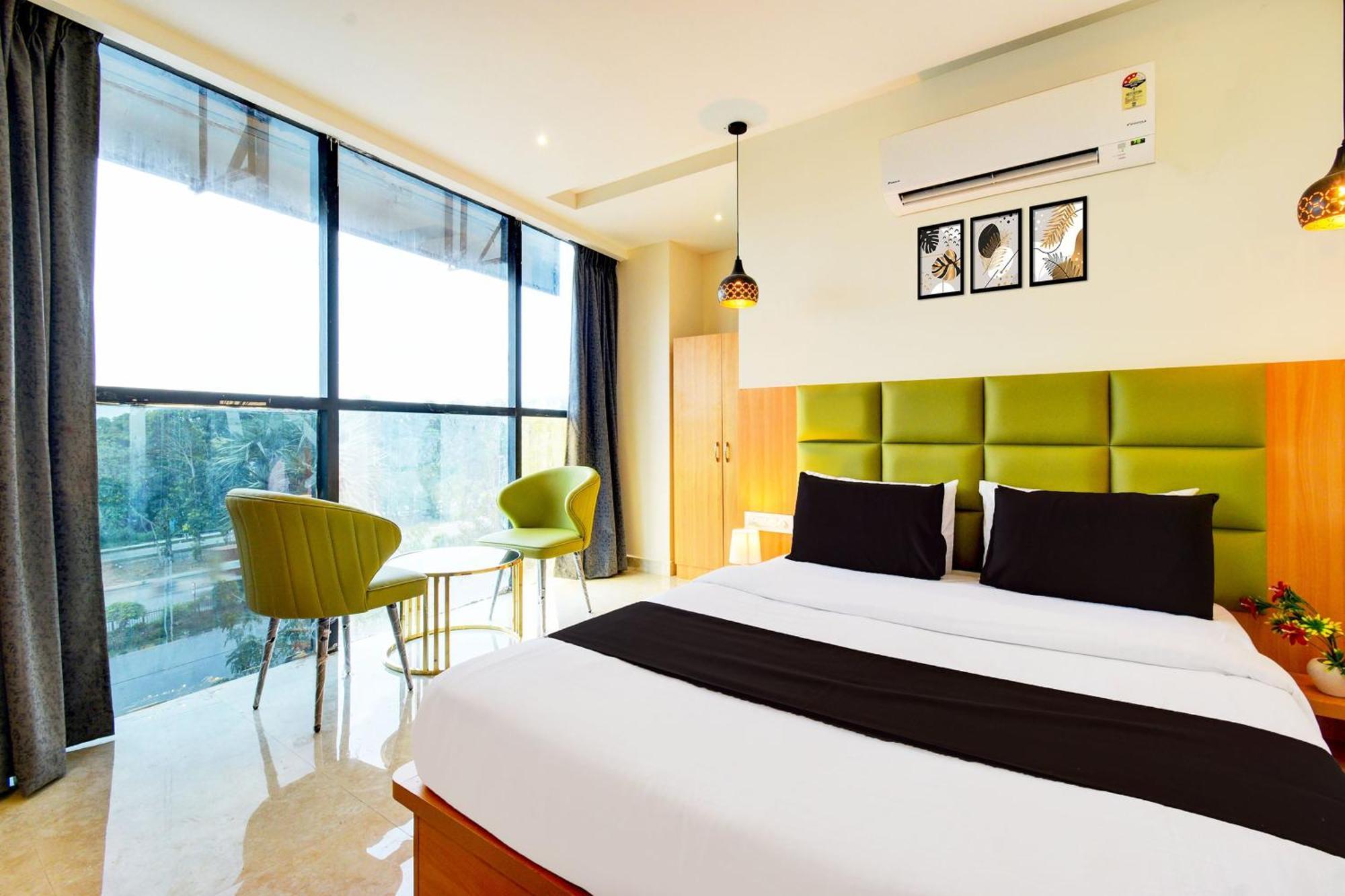 Hotel O Svs Suites Luxury Rooms Trimulgherry Extérieur photo
