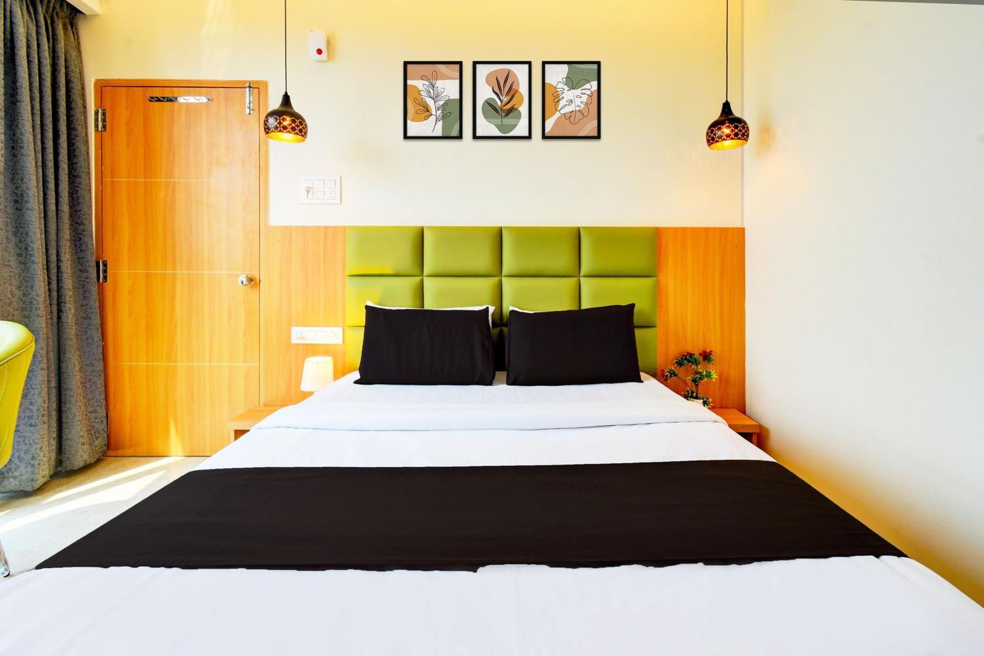 Hotel O Svs Suites Luxury Rooms Trimulgherry Extérieur photo